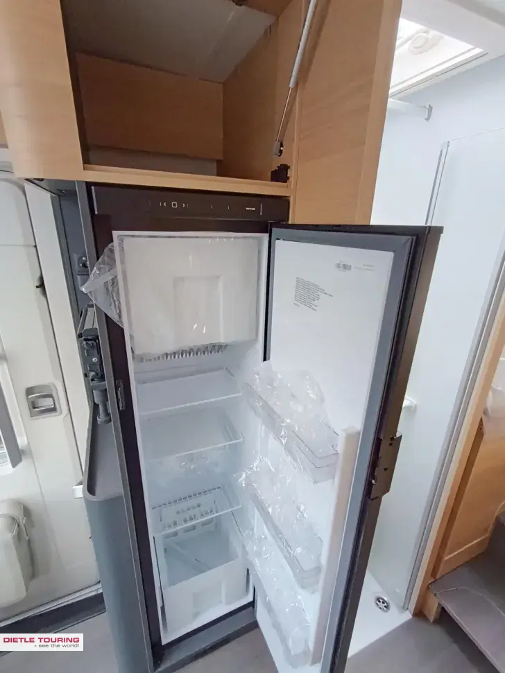 Fahrzeugbild Adria Coral 60Y 670 DL Jubilee Combi 6E, Modell 26 #11