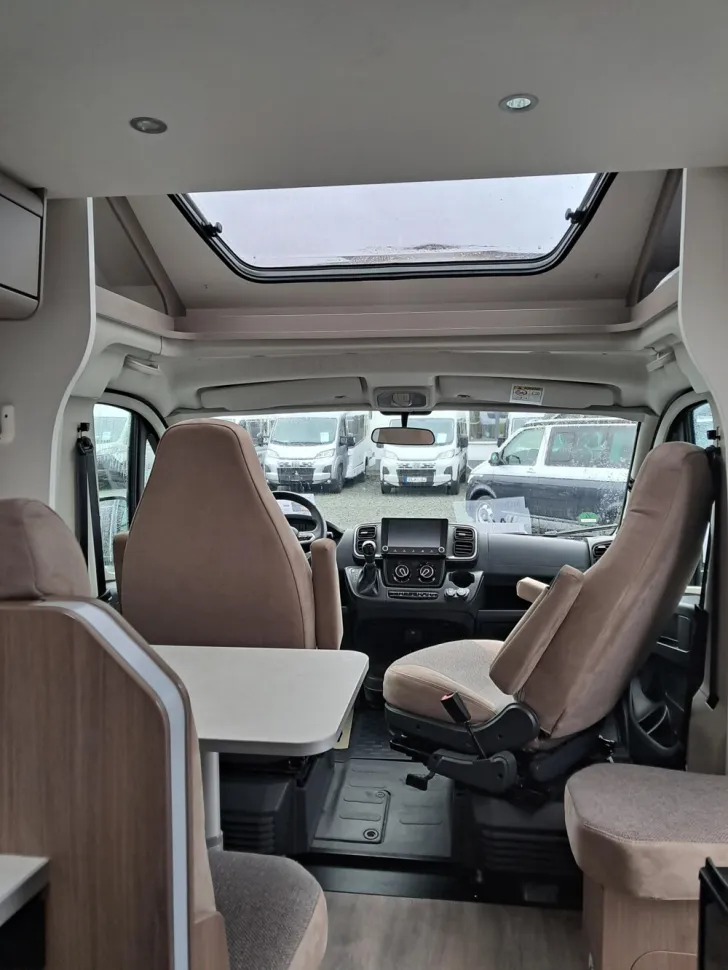 Fahrzeugbild Carado T 338 #6