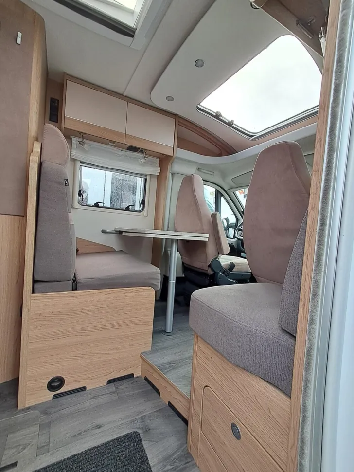 Fahrzeugbild LMC Cruiser V 646 G #6