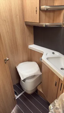 Toilette Knaus Sky TI 700 MEG Automatik
