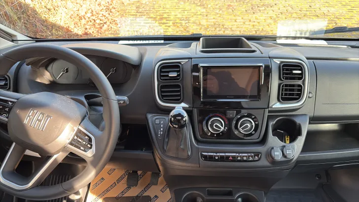 Fahrerhaus Knaus Sky TI 700 MEG Automatik