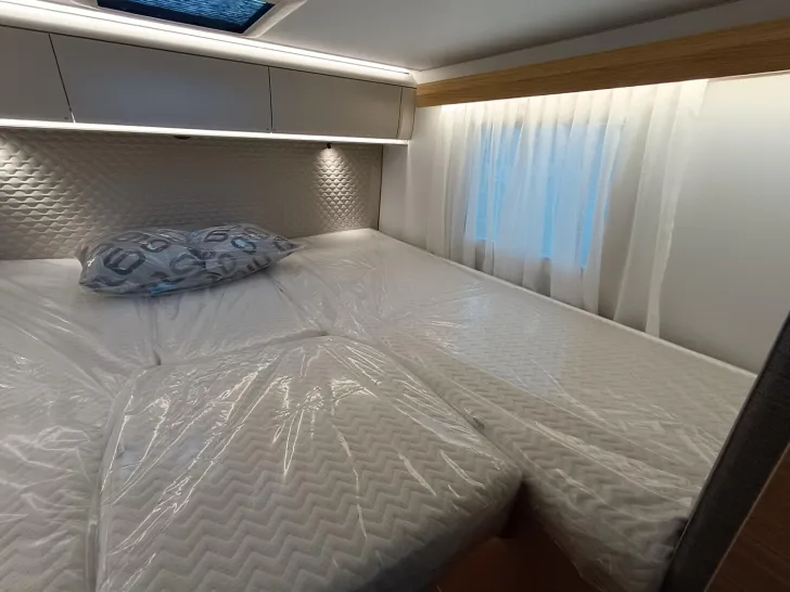 Fahrzeugbild Adria Matrix 60Y 670 SL Jubilee Combi 6E, Modell 26 #14