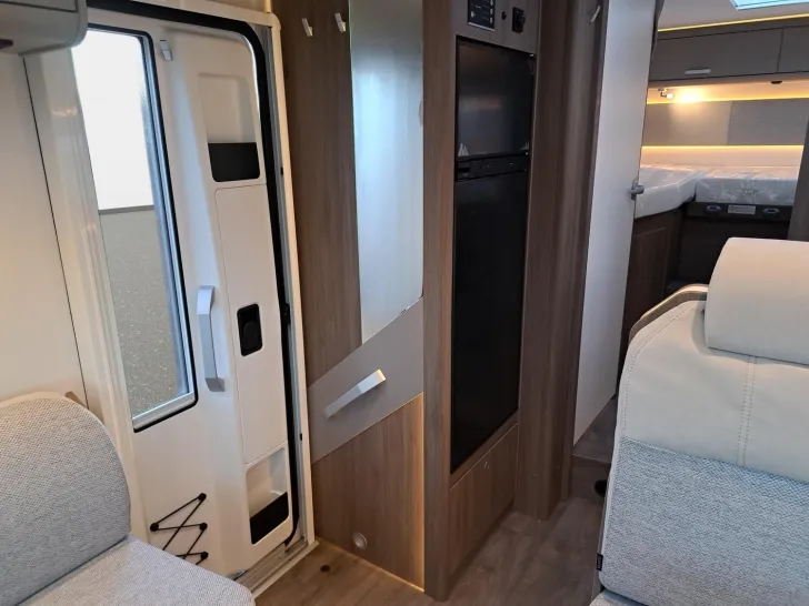 Fahrzeugbild Carado T 447 Pro+ Hubbett, TV, Sat, Solar #11