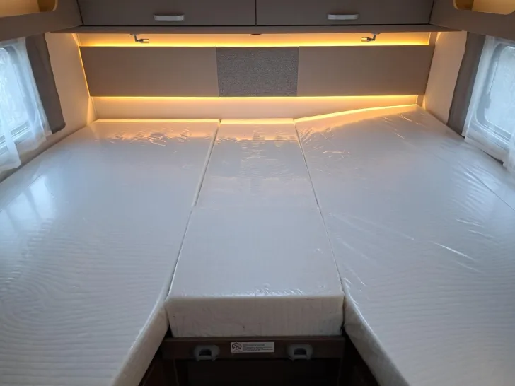 Fahrzeugbild Carado T 447 Pro+ Hubbett, TV, Sat, Solar #18