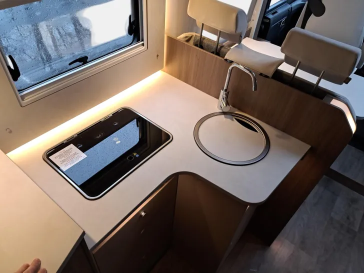 Fahrzeugbild Carado I 338 Pro+ Solar, TV, Sat #12