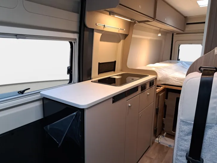 Fahrzeugbild Carado pro CV 640 Automatik, Solar, Rahmenfenster #10