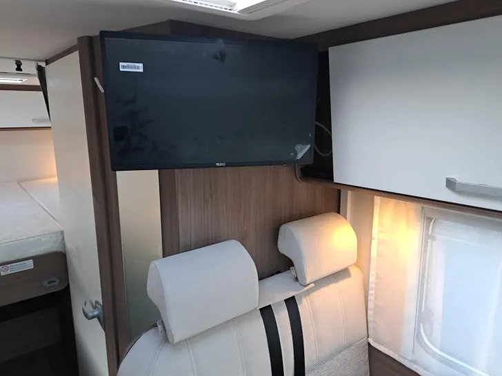 Fahrzeugbild Carado V 337 Pro+ Automatik, Solar, TV-Paket #19