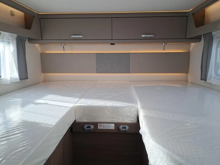 Fahrzeugbild Carado T 448 Pro+ Automatik, Solar, 3. Bett #14