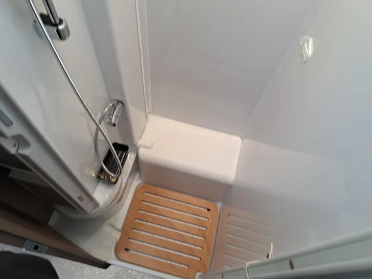 Fahrzeugbild Carado T 448 Pro+ Automatik, Solar, 3. Bett #19