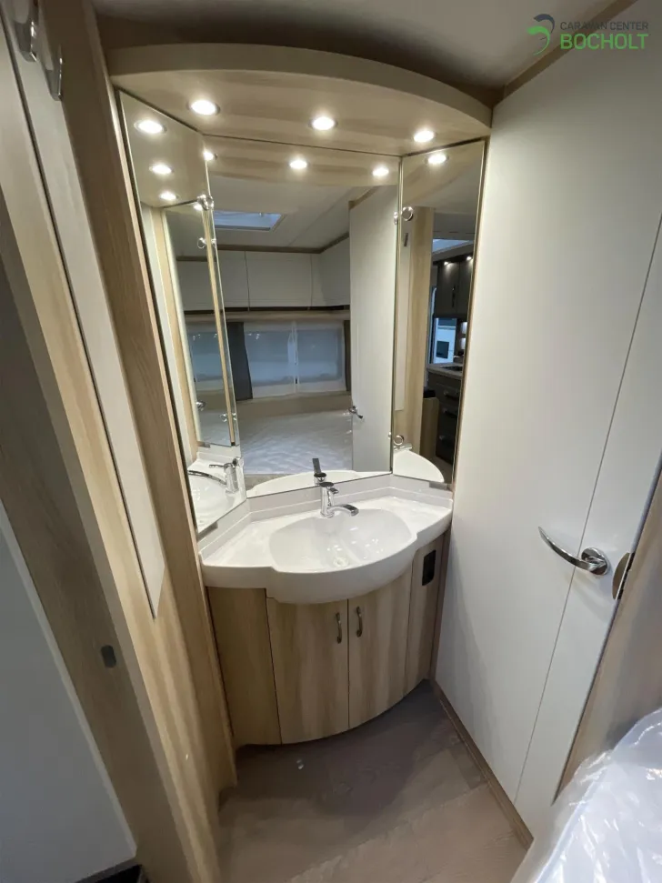 Fahrzeugbild Hobby De Luxe 540 KMFe Modell 2026 / 1800 kg / Mover / ETS #14