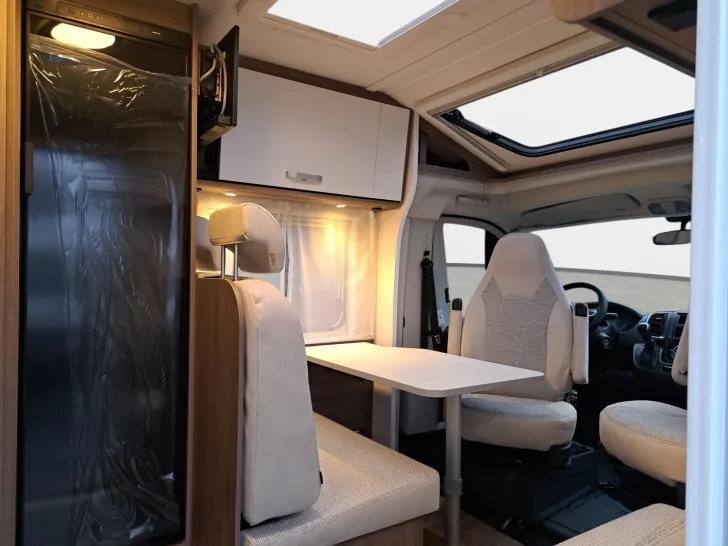 Fahrzeugbild Carado V 347 Pro+ Automatik, Solar, LTE, TV #8