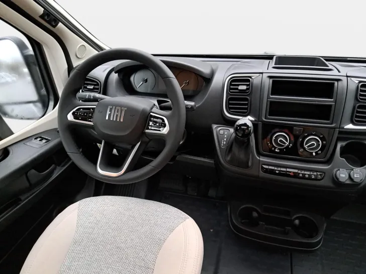 Fahrzeugbild Carado V 347 Pro+ Automatik, Solar, LTE, TV #18