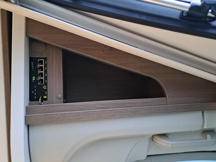Fahrzeugbild Carado V 347 Pro+ Automatik, Solar, LTE, TV #19