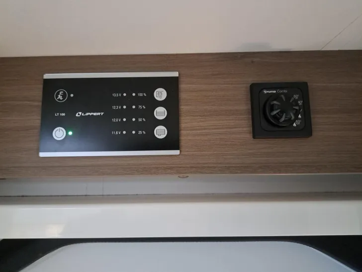 Fahrzeugbild Carado V 347 Pro+ Automatik, Solar, LTE, TV #12