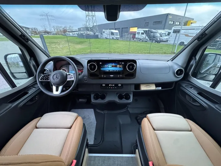 Fahrzeugbild Clever Aventuro 600 Mercedes 190 PS #8