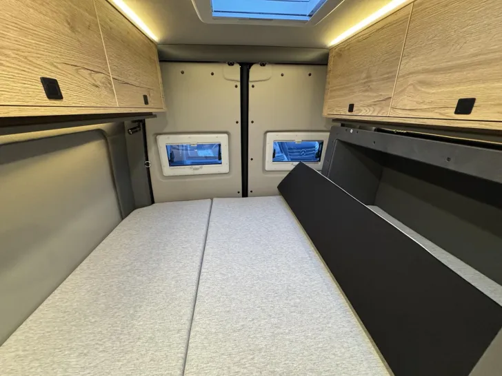 Fahrzeugbild Clever Aventuro 600 Mercedes 190 PS #26