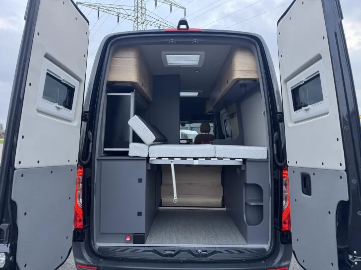Fahrzeugbild Clever Aventuro 600 Mercedes 190 PS #37