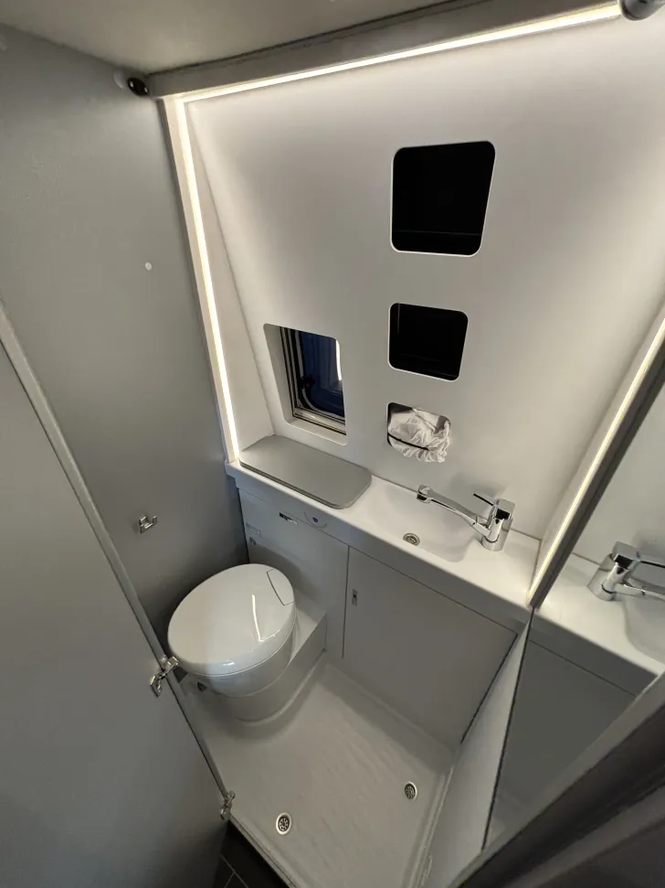 Fahrzeugbild Weinsberg CaraTour 600 MQ Aufstelldach, 2 zus. Fenster #11