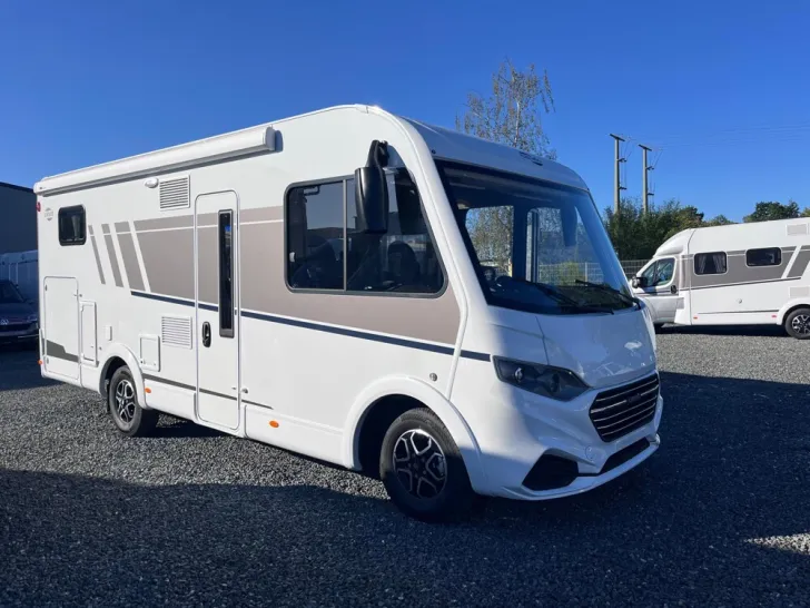 Fahrzeugbild Carado I 338 #1