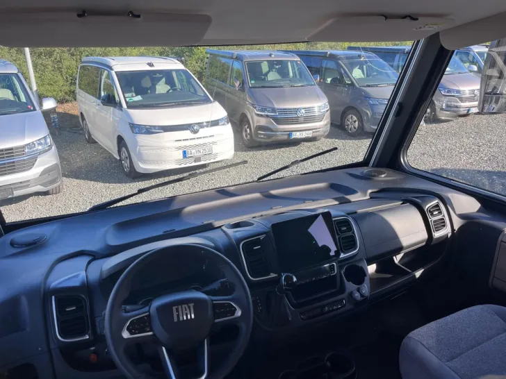 Fahrzeugbild Carado I 338 #10