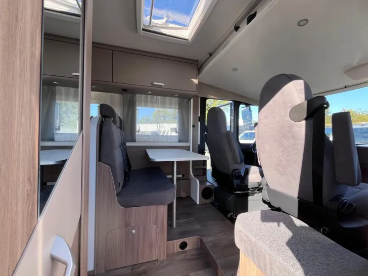 Fahrzeugbild Carado I 338 #12