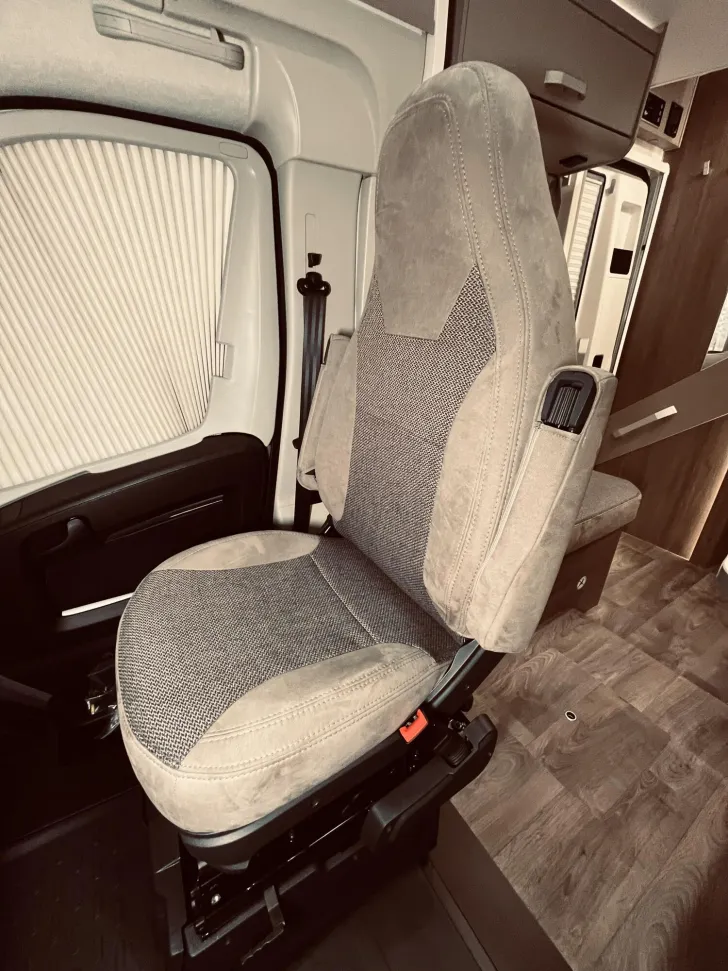 Fahrzeugbild Carado T 448 Solar, Navi, RFK; Fahrradträger #7