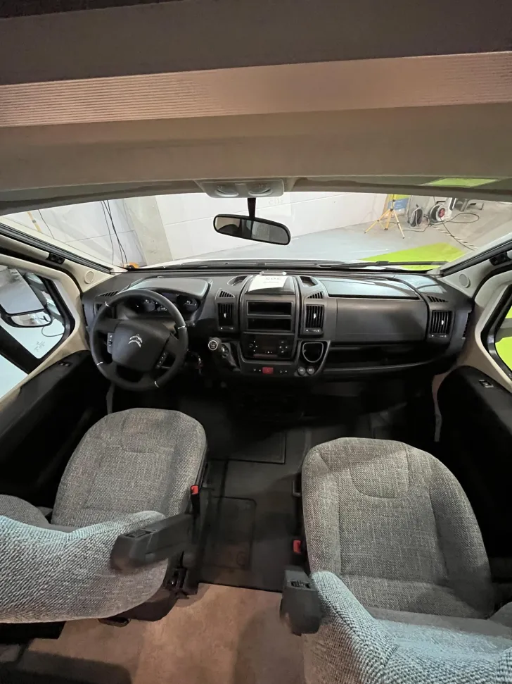Fahrzeugbild Dethleffs Just 90 T 7052 EBL Hundeumbau Heckgarage #6