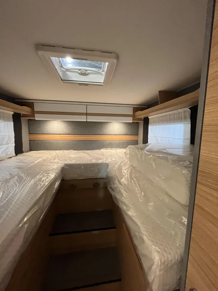 Fahrzeugbild Dethleffs Just 90 T 7052 EBL Hundeumbau Heckgarage #17