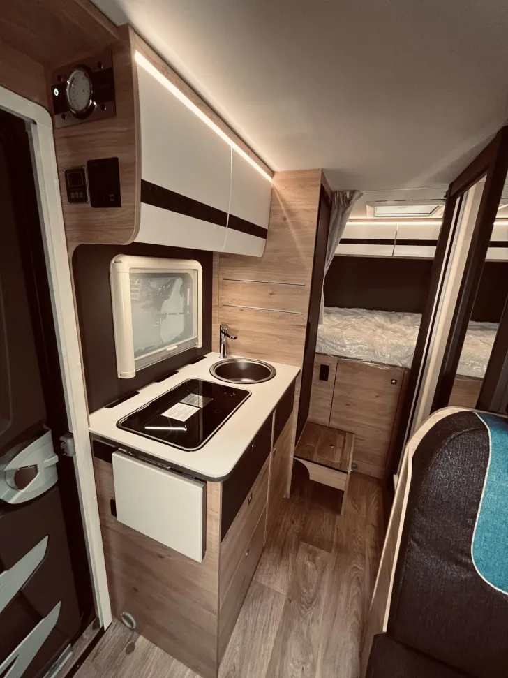 Fahrzeugbild Dethleffs Globebus Go T 15 -17.300 EUR, Dieselh, Lithium, #10