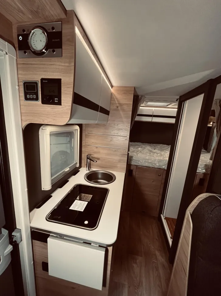 Fahrzeugbild Dethleffs Globebus Go T 15 -17.300 EUR, Dieselh, Lithium, #14