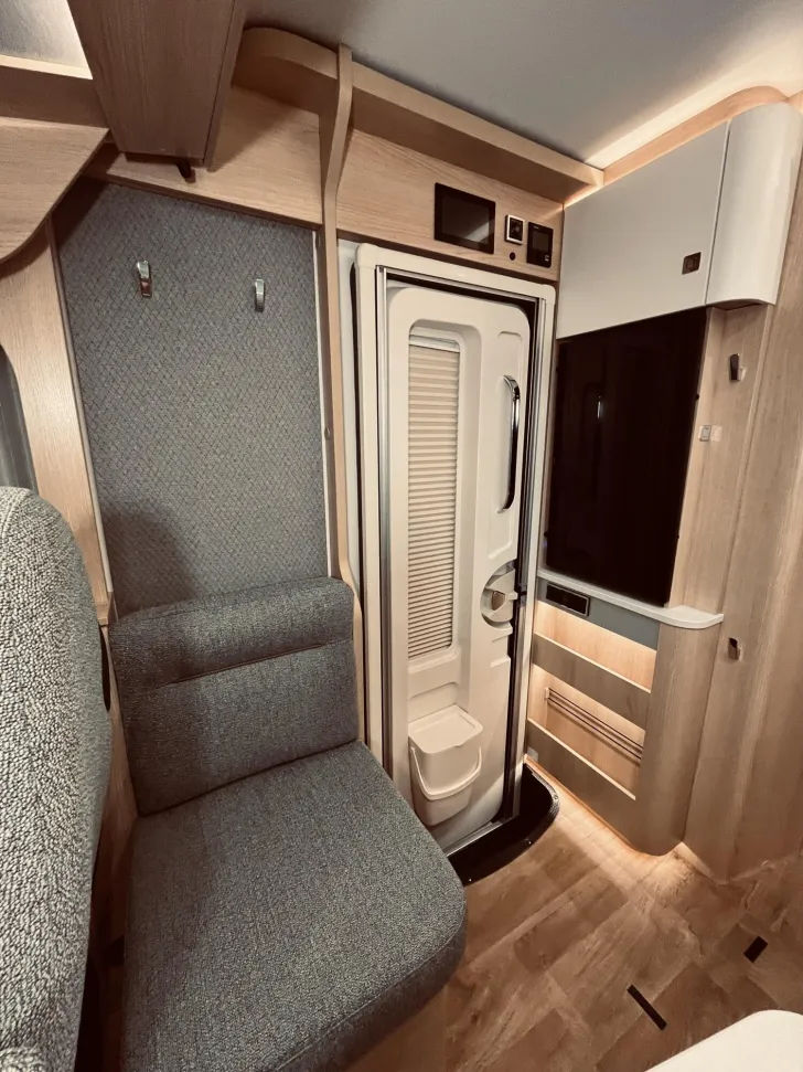 Fahrzeugbild Hymer B-Klasse MC I WhiteLine 600 Klima, Solar, Autark #10