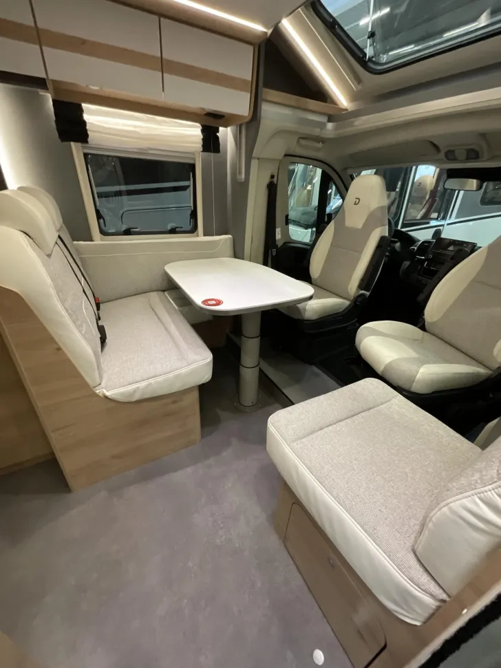 Fahrzeugbild Dethleffs Just Camp Active T 7052 DBM 14.500 EUR Vorteil! #6