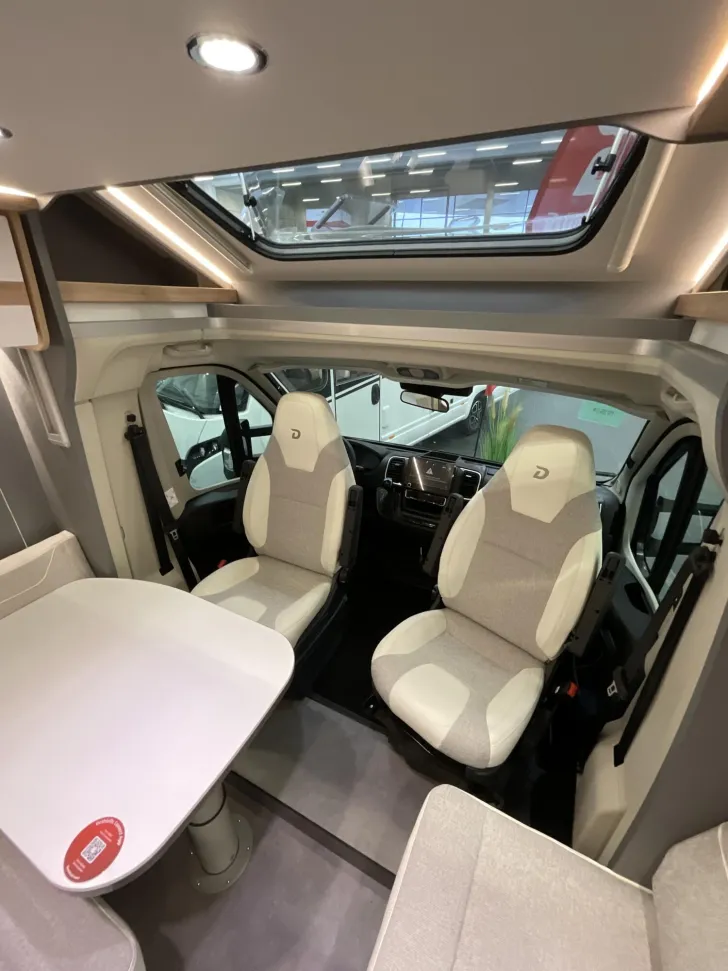 Fahrzeugbild Dethleffs Just Camp Active T 7052 DBM 14.500 EUR Vorteil! #15