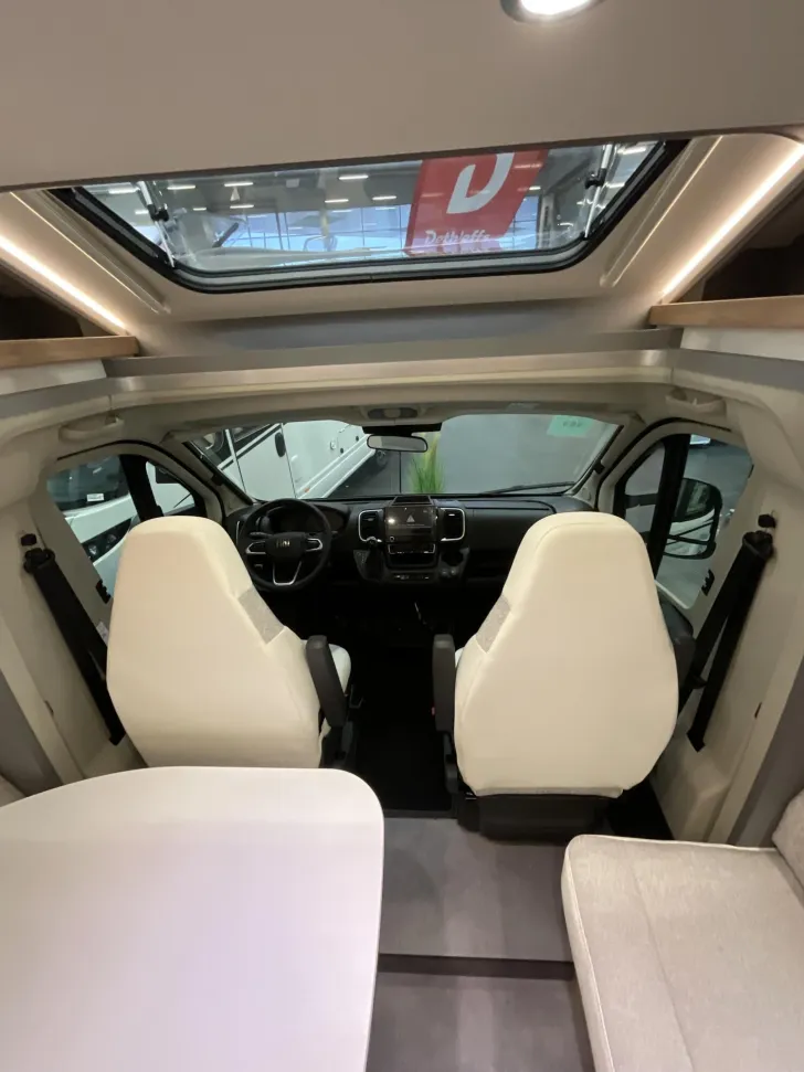 Fahrzeugbild Dethleffs Just Camp Active T 7052 DBM 14.500 EUR Vorteil! #22