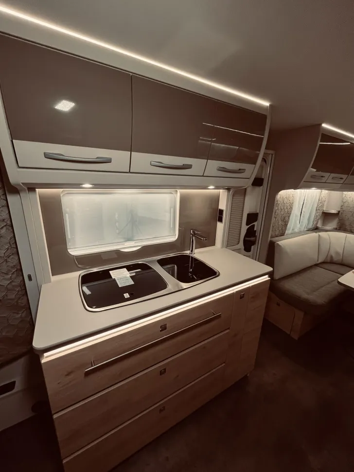 Fahrzeugbild Dethleffs Nomad 530 DR Mover, 7.400 Vorteil! #11