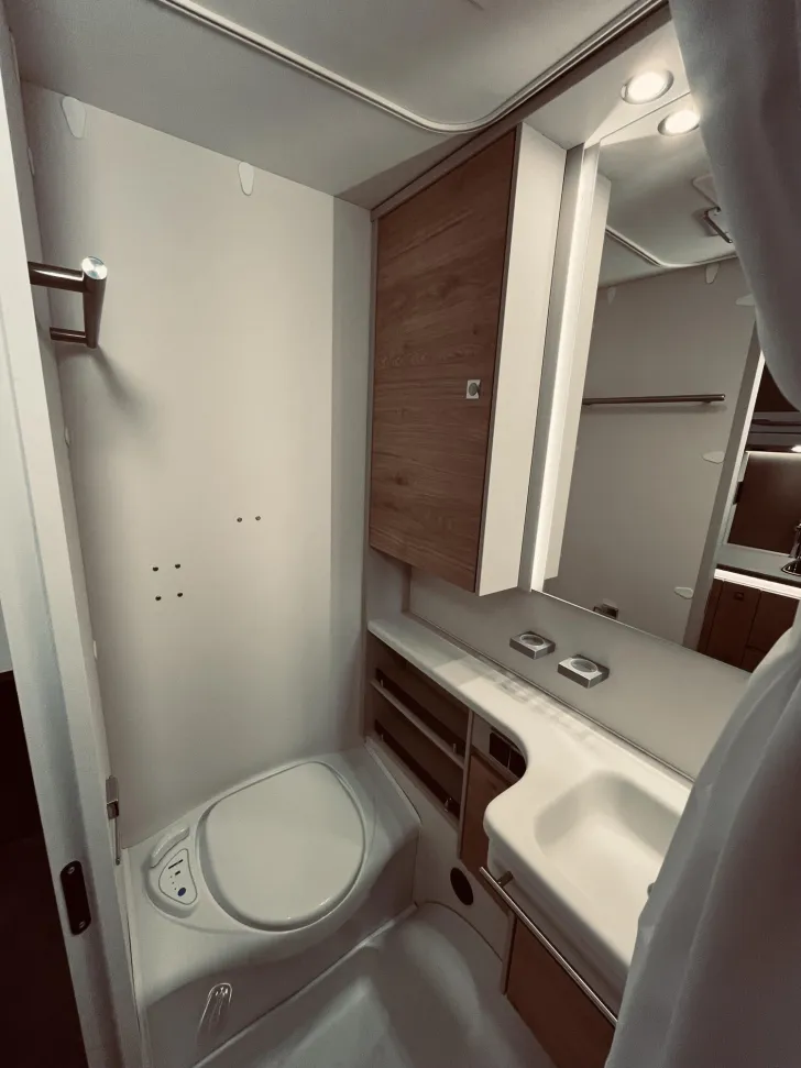 Fahrzeugbild Dethleffs Nomad 530 DR Mover, 7.400 Vorteil! #20