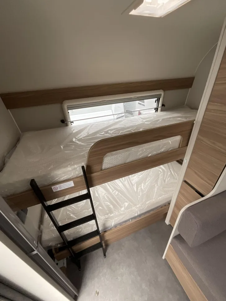 Fahrzeugbild Dethleffs Nomad 530 FSK Mover, Stockbetten, Markise #18