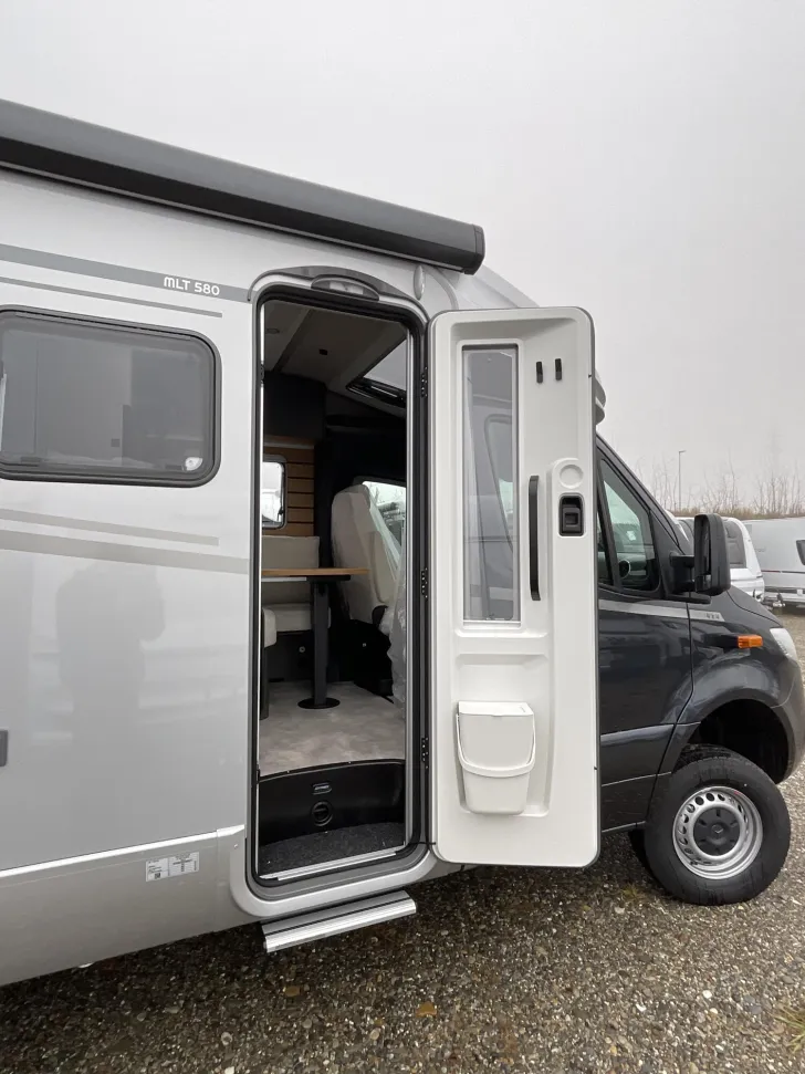 Fahrzeugbild Hymer ML-T 580 XXL Bett #6