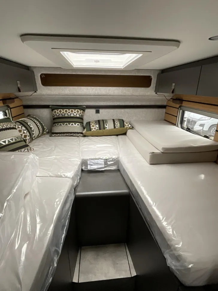 Fahrzeugbild Hymer ML-T 580 XXL Bett #7