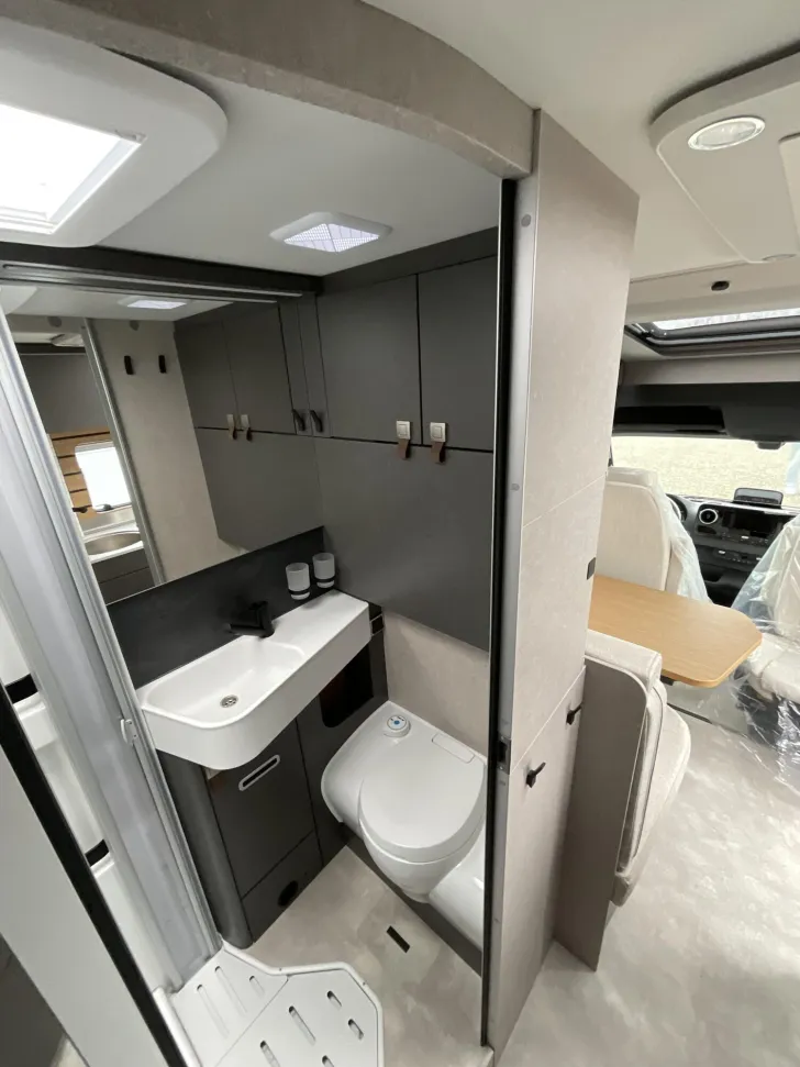 Fahrzeugbild Hymer ML-T 580 XXL Bett #15