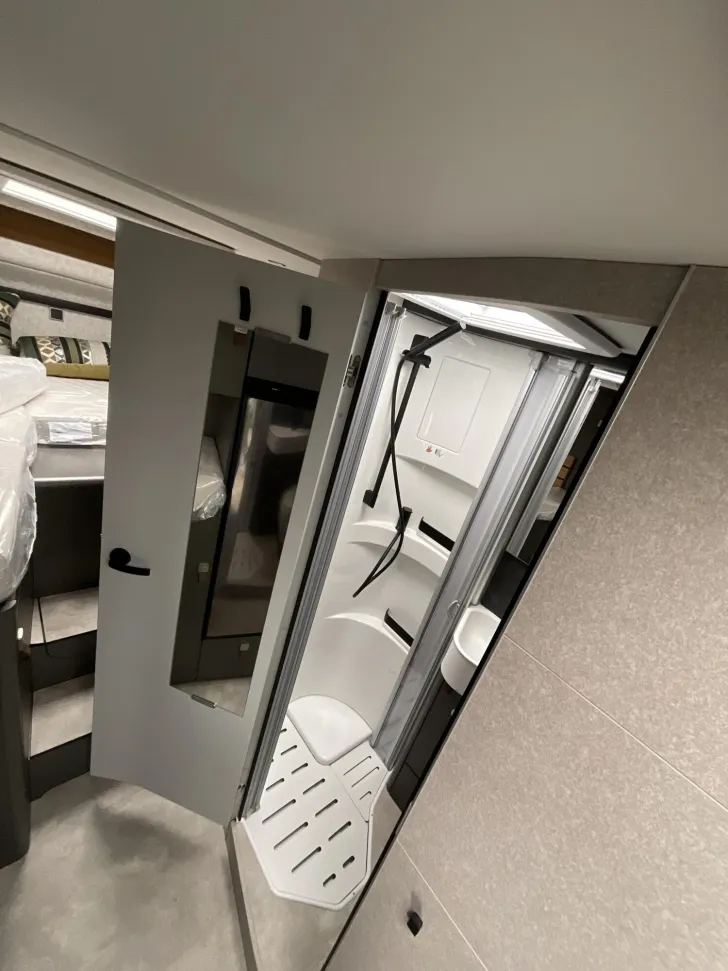 Fahrzeugbild Hymer ML-T 580 XXL Bett #16