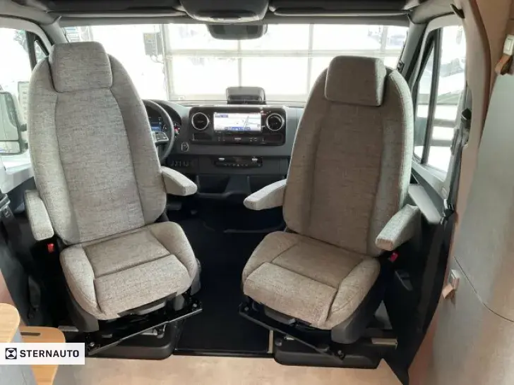 Fahrzeugbild Hymer Venture S / Wechselrichter 1300W / Solar 345W #5