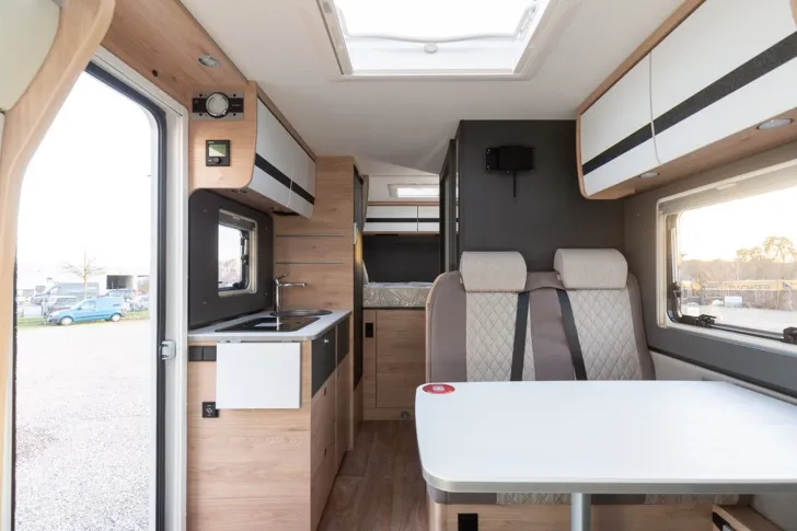 Fahrzeugbild Dethleffs Globebus Camp Active T 1 // UVP: 81.655  #8
