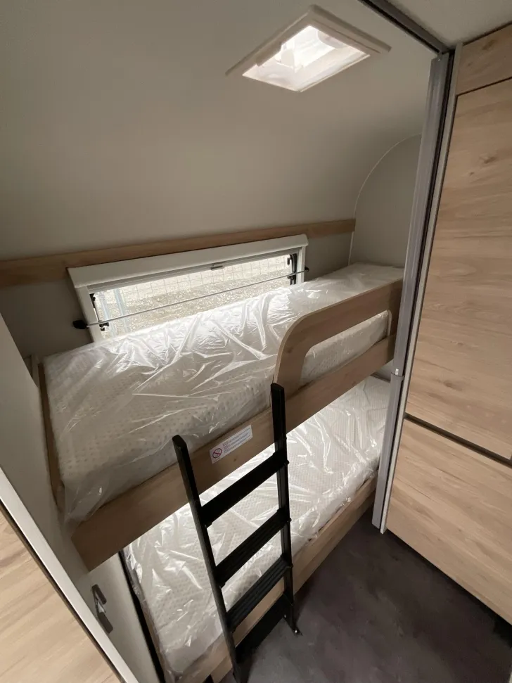 Fahrzeugbild Dethleffs Camper 560 FMK 5.500 EUR Vorteil,Mover,Stockbett #5