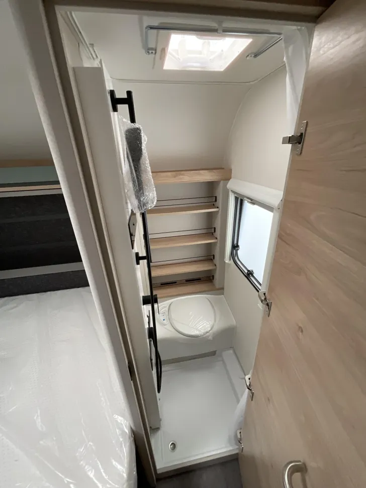 Fahrzeugbild Dethleffs Camper 560 FMK 5.500 EUR Vorteil,Mover,Stockbett #13