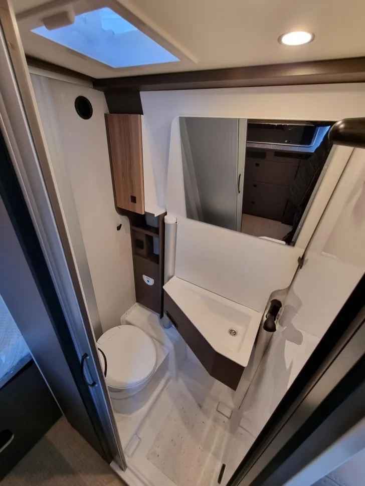 Fahrzeugbild Bürstner B66 C 600 #18