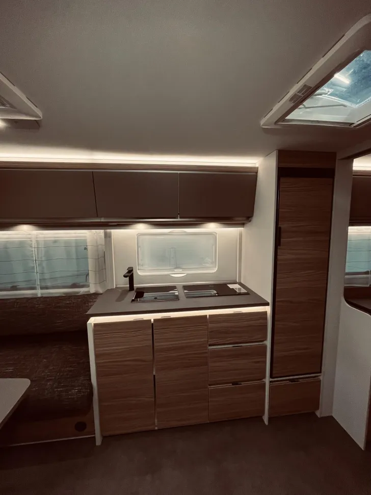 Fahrzeugbild Dethleffs Nomad 730 FKR 7 Schlafplätze, Mover #9