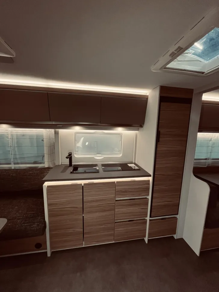 Fahrzeugbild Dethleffs Nomad 730 FKR 7 Schlafplätze, Mover #10