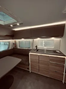 Fahrzeugbild Dethleffs Nomad 730 FKR 7 Schlafplätze, Mover #11