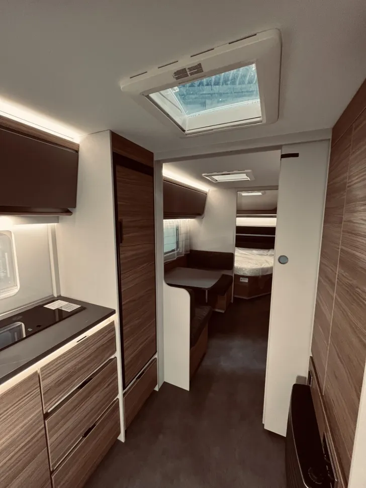 Fahrzeugbild Dethleffs Nomad 730 FKR 7 Schlafplätze, Mover #12